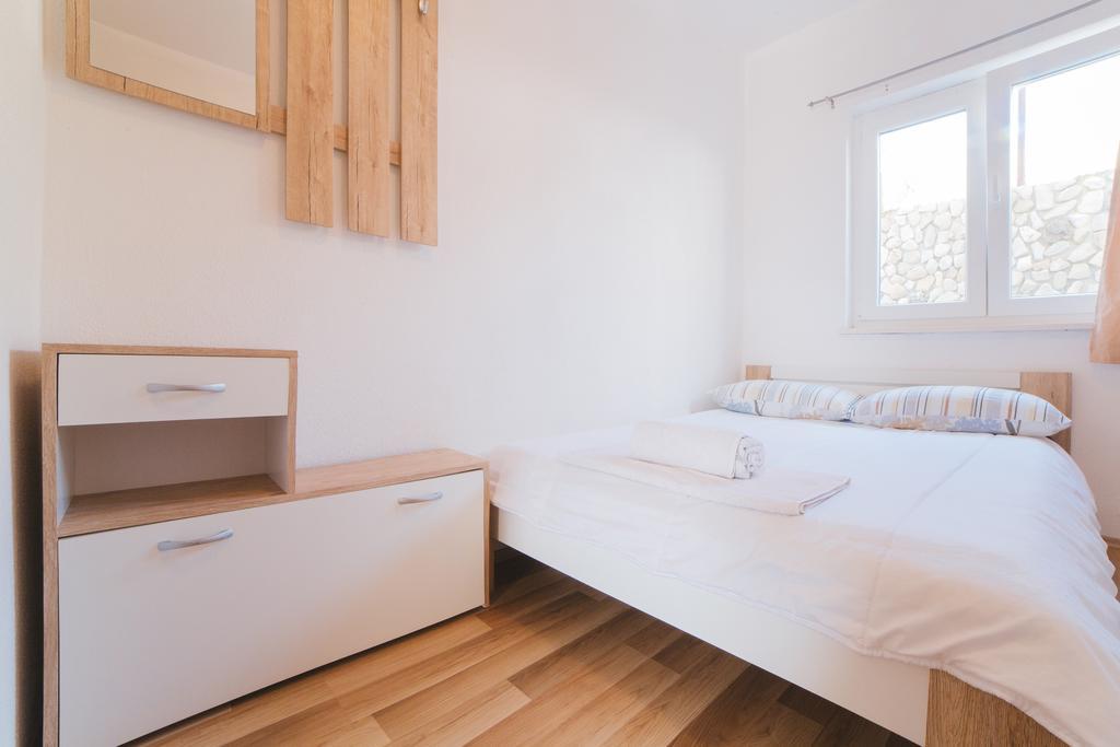 Apartment Chiara Dugi Rat Εξωτερικό φωτογραφία