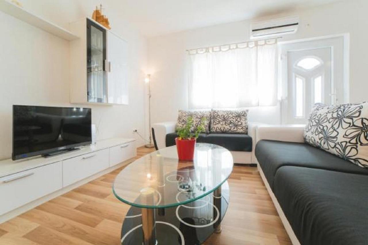 Apartment Chiara Dugi Rat Εξωτερικό φωτογραφία